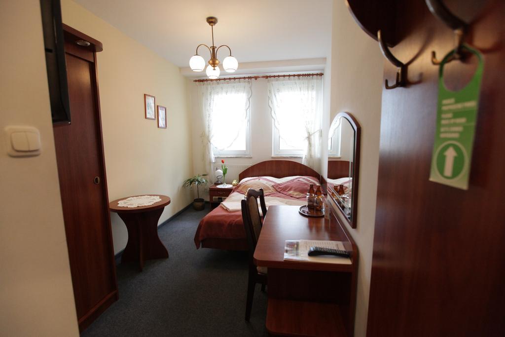 Hotel Restauracja Kaukaska Jadwiga Choroszy Wolsztyn Room photo